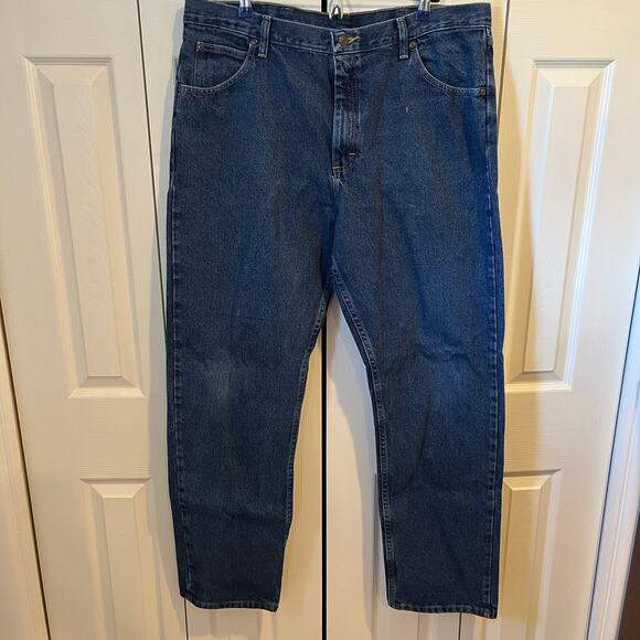 Wrangler Relaxed Fit Straight Jeans Dark Blue 38 - Picture 1 of 8